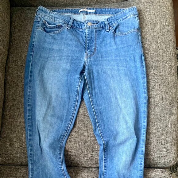 711 Skinny Levi's Jeans - Picture 5 of 5